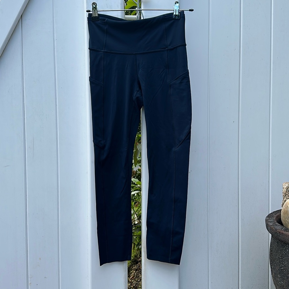 Lululemon legging, navy, pockets, raw bottom, size 4, negotiable